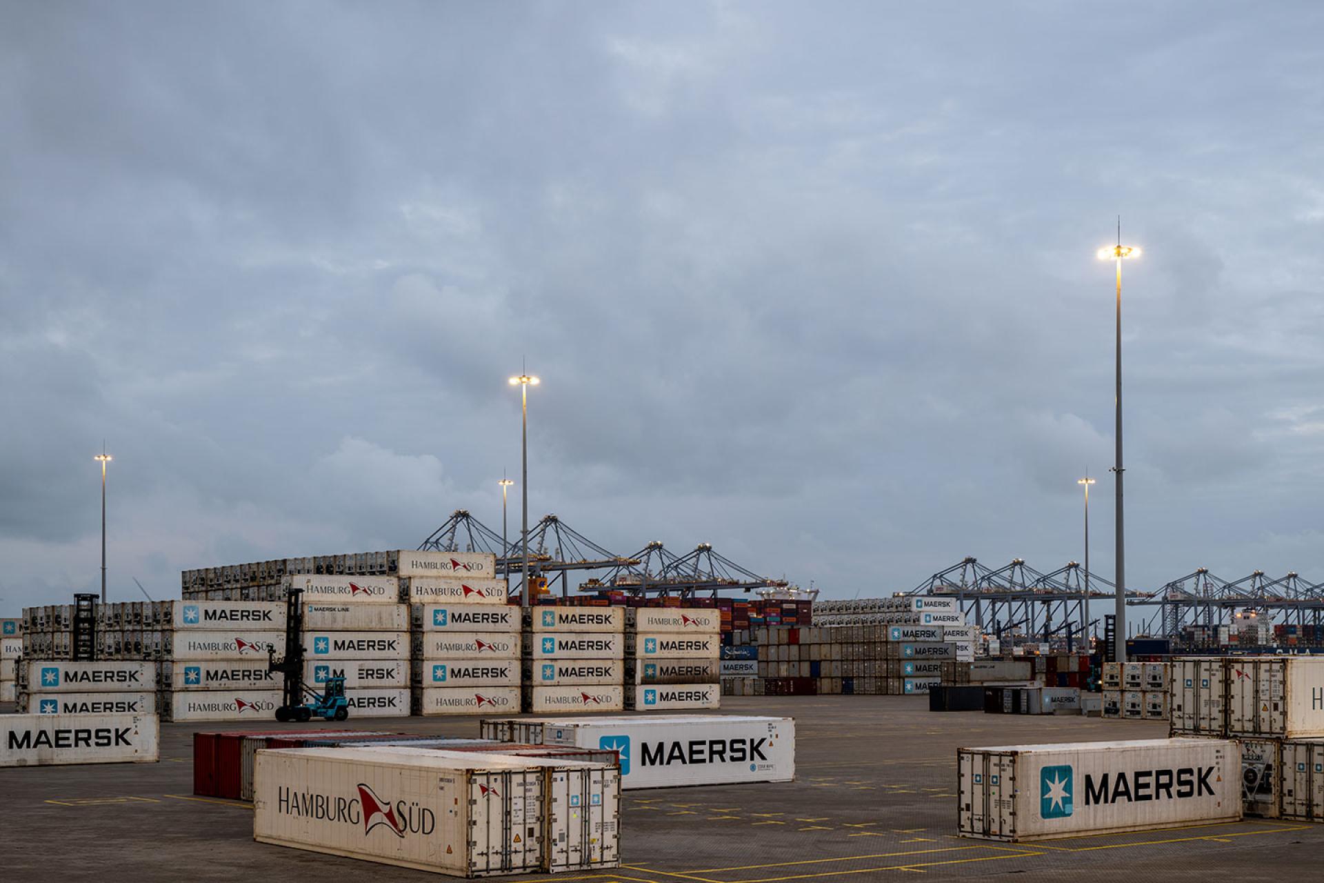 BRITELINE floodlights controlled by Schréder EXEDRA deliver sustainable lighting in Rotterdam Port