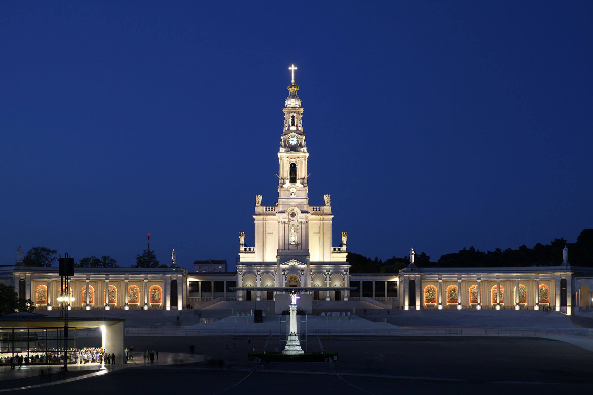 Energy efficient architectural lighting enhances Fatima Sanctuary