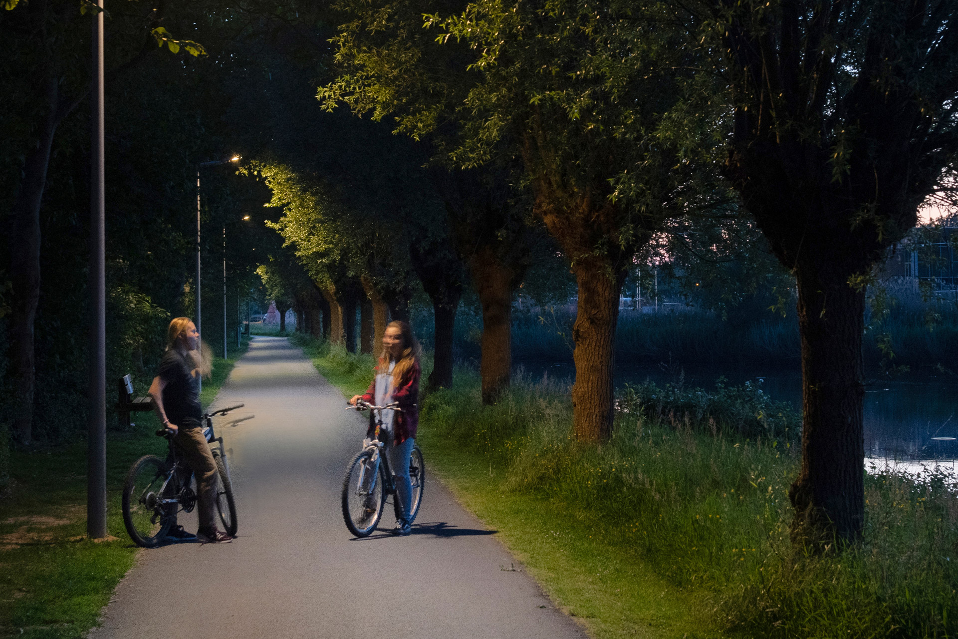 Sustainable and self-supporting lighting Mandel bike path Schréder