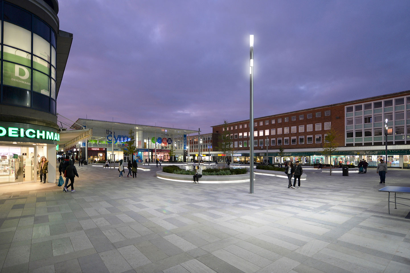 SHUFFLE creates a safe and interactive landscape in Crawley town centre Schréder